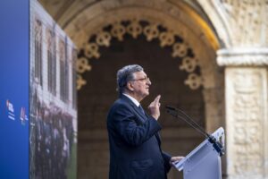 El expresidente de la Comisión Europea, Durao Barroso, pronuncia un discurso durante la ceremonia de conmemoración del 40 aniversario de la firma del Tratado de Adhesión de Portugal a las Comunidades Europeas, en el Monasterio de los Jerónimos de Lisboa, Portugal, 12 de junio de 2025. EFE/EPA/JOSE SENA GOULAO