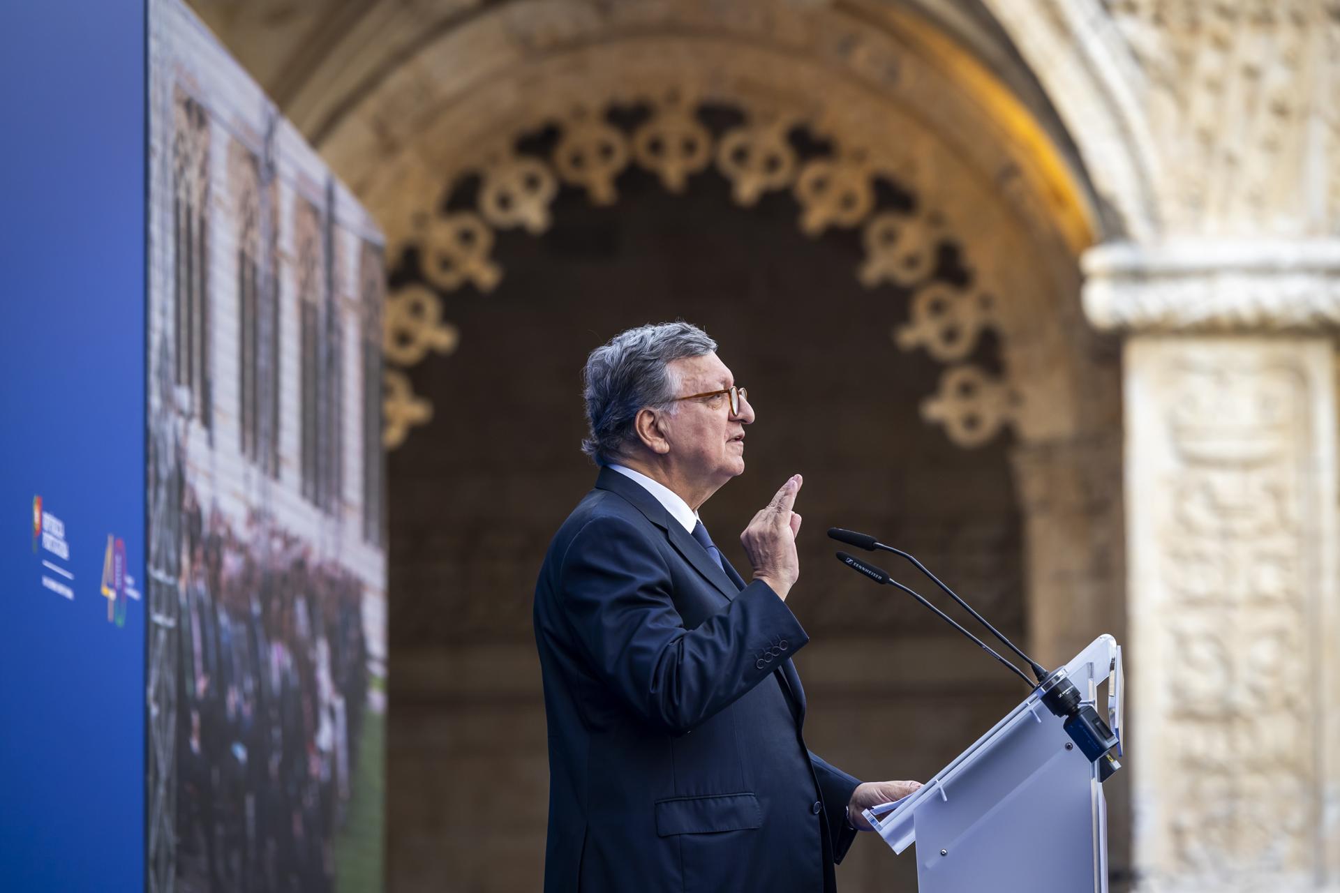 El expresidente de la Comisión Europea, Durao Barroso, pronuncia un discurso durante la ceremonia de conmemoración del 40 aniversario de la firma del Tratado de Adhesión de Portugal a las Comunidades Europeas, en el Monasterio de los Jerónimos de Lisboa, Portugal, 12 de junio de 2025. EFE/EPA/JOSE SENA GOULAO