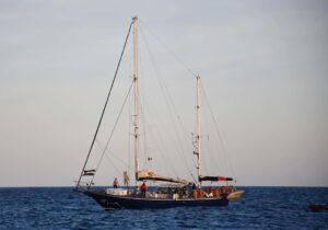 Fotografagía de archivo del Madleen, el barco de la Flotilla de la Libertad que se dirige a Gaza. EFE/EPA/ORIETTA SCARDINO
