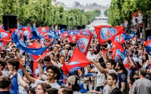 Hinchas del PSG en París. EFE/EPA/SADAK SOUICI
