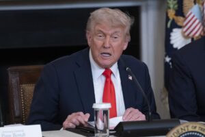 Fotografía de archivo del presidente de EE.UU., Donald Trump. EFE/EPA/CHRIS KLEPONIS / POOL