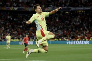 Martin Zubimendi celebra su gol durante la final de la UEFA Nations League que han jugado Portugal y España en Múnich, Alemania EFE/EPA/RONALD WITTEK