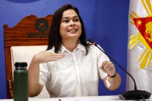 Fotografía de archivo, tomada el 18/10/2024, de la vicepresidenta de Filipinas, Sara Duterte, durante una rueda de prensa en Manila. EFE/EPA/ROLEX DELA PENA