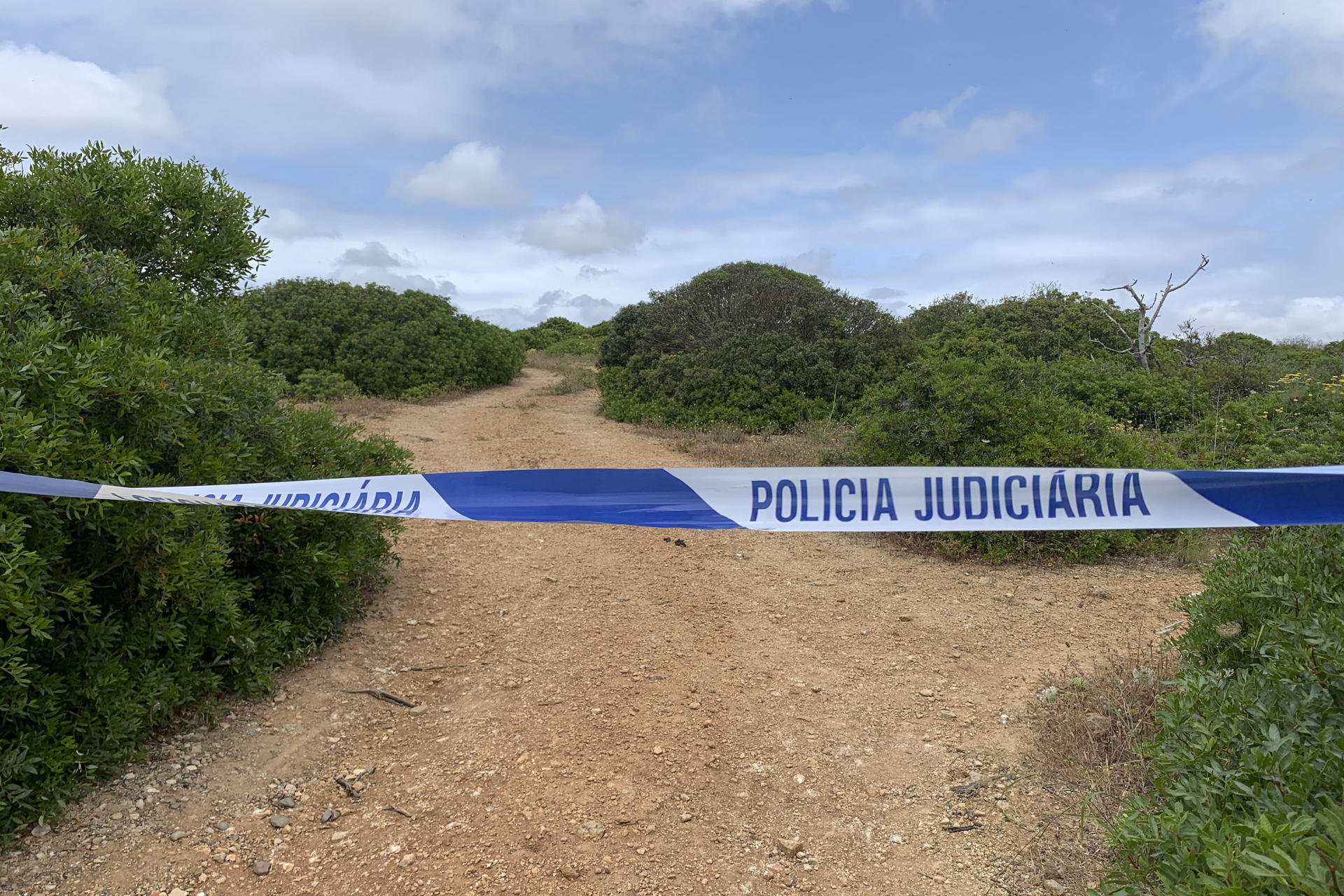 La policía de Alemania y Portugal concluyeron esta semana un nueva búsqueda de pistas de la desaparición de la niña británica Madeleine McCann en 2007. EFE/ Laia Mataix Gómez