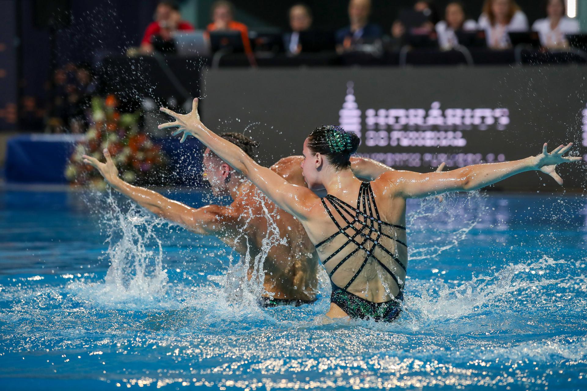 Foto de archivo del 4 de junio de 2025 de Dennis González e Iris Tió, durante los Campeonatos Europeos de Natación Artística en Funchal (Portugal). EFE/EPA/HOMEM DE GOUVEIA