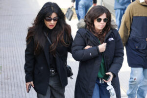Fotografía de archivo de las hijas de Diego Maradona, Gianina Maradona (i) y Dalma Maradona. EFE/ Juan Ignacio Roncoroni