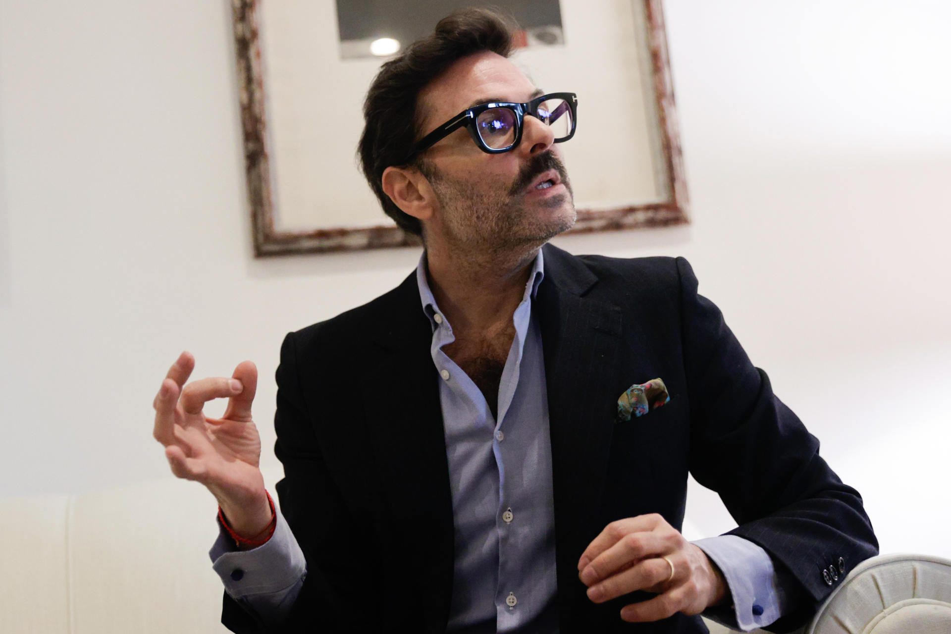 El historiador español Pedro Marín Boza habla en una entrevista con EFE este lunes, en Asunción (Paraguay). EFE/ Juan Pablo Pino