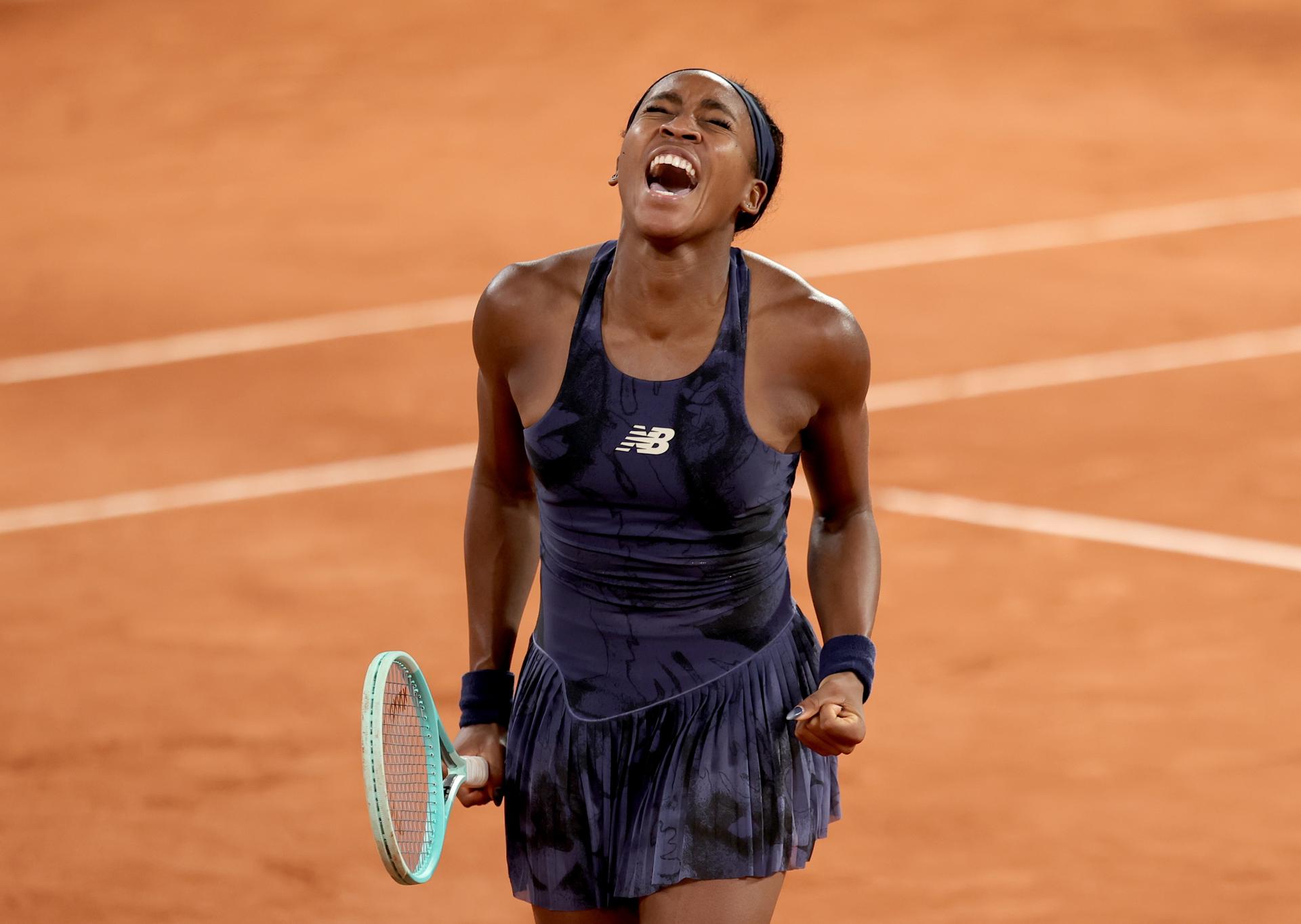 La estadounidense Coco Gauff celebra la victoria ante la francesa Lois Boisson, este jueves. EFE/EPA/TERESA SUAREZ