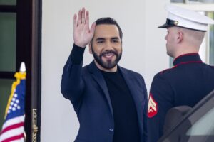 El presidente de El Salvador, Nayib Bukele, en una fotografía de archivo. EFE/SHAWN THEW