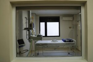El Foro de la Profesión Médica y el sindicato de Enfermería Satse han expresado este lunes su preocupación por la falta de planificación un verano más en los centros sanitarios, que volverán a estar aquejados de la falta de profesionales y por el cierre de hasta 10.200 camas en hospitales.. EFE/ Sebastião Moreira