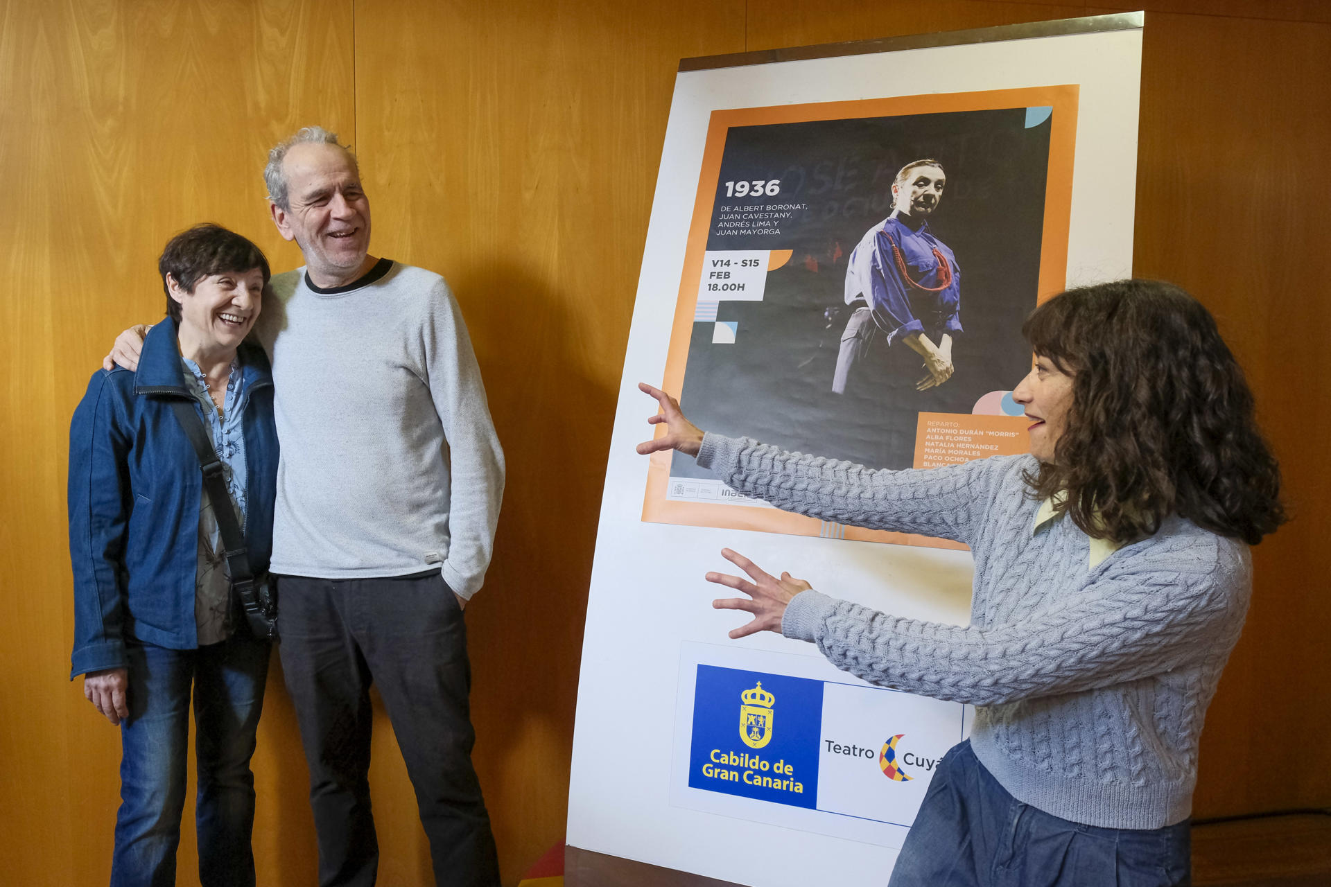Las actrices Blanca Portillo (i) y Natalia Hernández (d) y el actor Guillermo Toledo en una imagen de archivo durante una rueda de prensa de la obra '1936'. EFE/Ángel Medina G.
