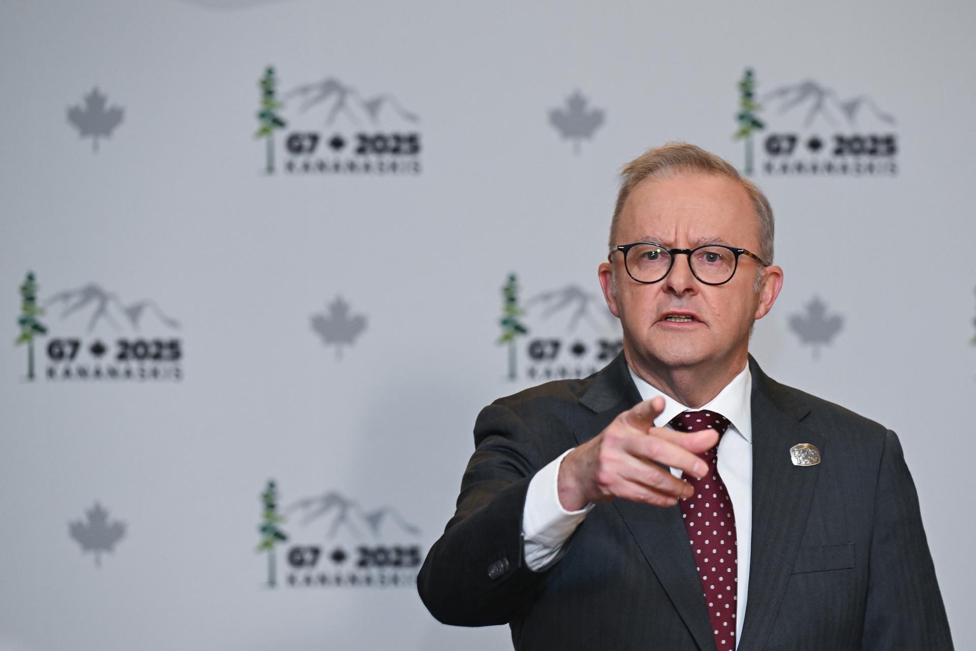Kananaskis (Australia), 15/06/2025.- El primer ministro australiano, Anthony Albanese, durante una conferencia de prensa antes de la cumbre de líderes del G7 en Kananaskis, Alberta, Canadá. EFE/EPA/LUKAS COCH AUSTRALIA AND NEW ZEALAND OUT