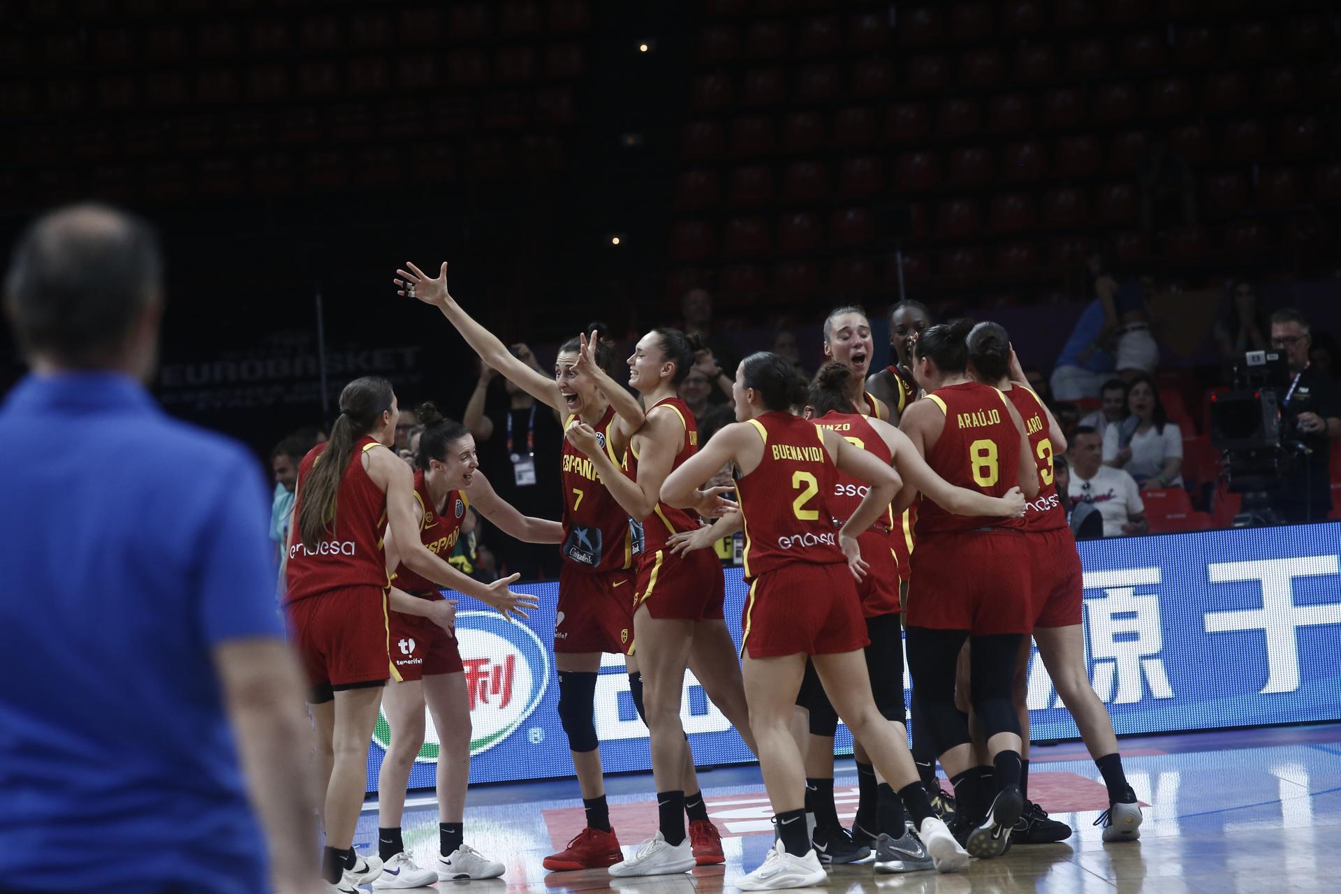 España celebra el pase a la final que disputará ante Bélgica EFE/EPA/YANNIS KOLESIDIS