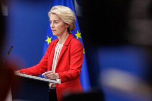 Foto de archivo de la presidenta de la Comisión Europea, Ursula von der Leyen. EFE/OLIVIER MATTHYS
