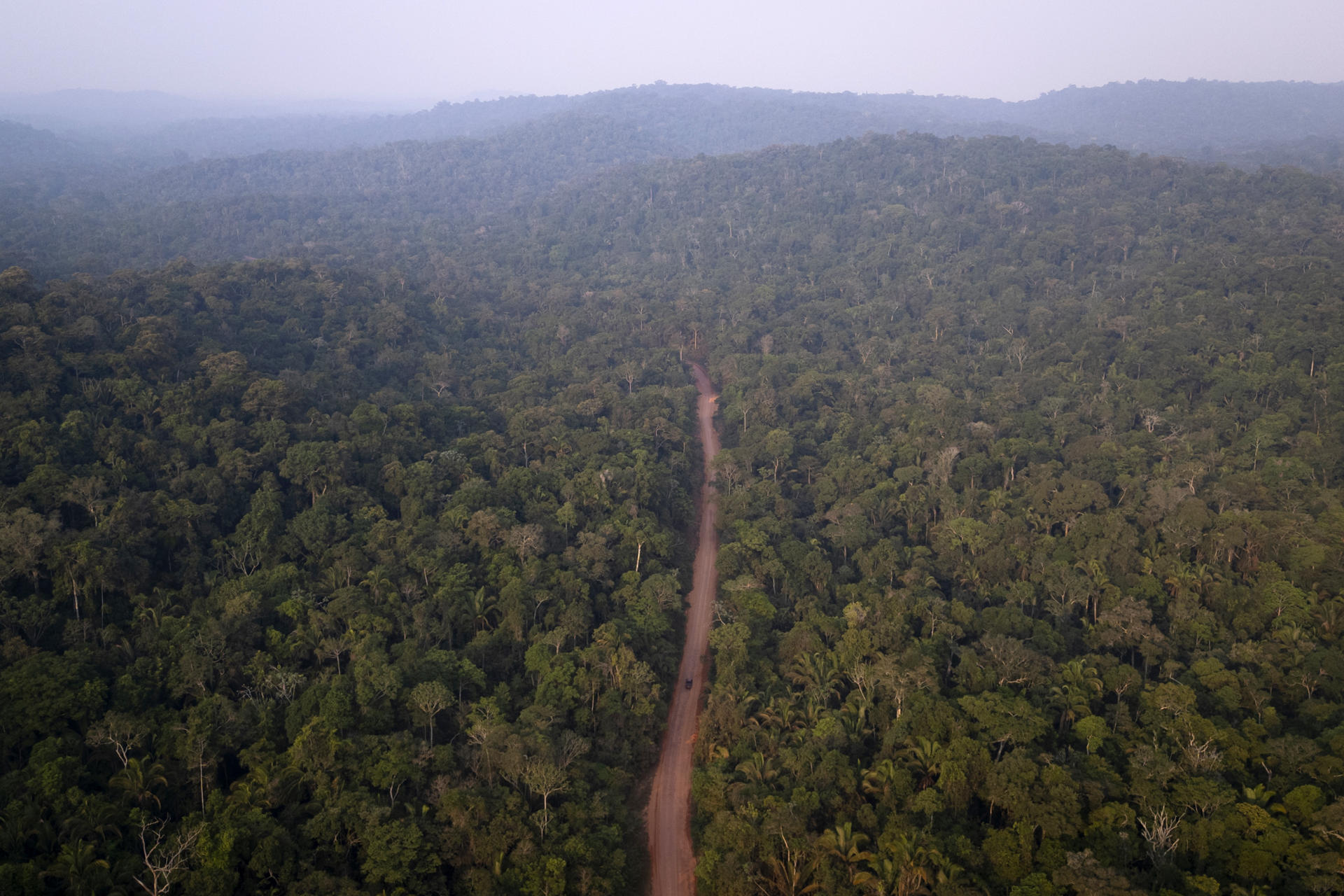 Fotografía aérea de archivo que muestra el Parque Nacional Amazonia en el estado de Pará (Brasil). EFE/ Isaac Fontana