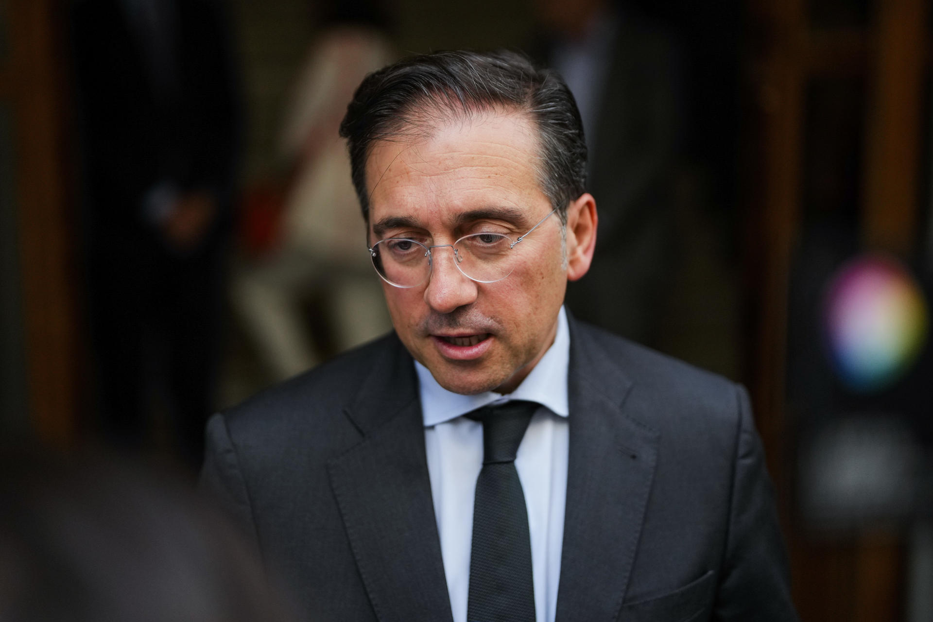El ministro de Asuntos Exteriores, José Manuel Albares, clausura las jornadas tituladas 'Los caminos del exilio republicano español. México 1939', este jueves en el Ateneo, en Madrid. EFE/Borja Sánchez-Trillo
