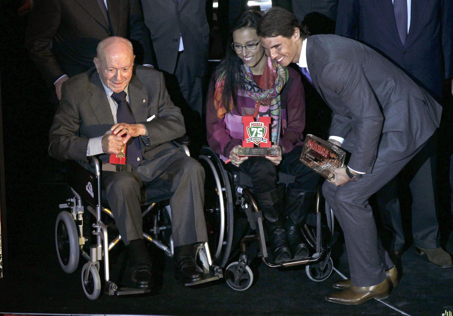 Foto de archivo de Rafael Nadal y Teresa Perales junto a Alfredo Di Stéfano. EFE/Paco Campos