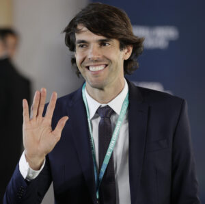 Fotografía tomada el 15 de mayo pasado al exfutbolista brasileño Kaká, quien ha manifestado este martes su predilección por el Real Madrid como candidato al título del Mundial de Clubes de la FIFA, que comienza el 14 de junio en Estados Unidos. EFE/ Juan Pablo Pino