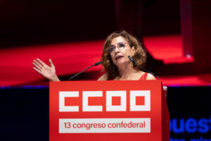 La vicepresidenta primera y Ministra de Hacienda y de Función Pública, María Jesús Montero, interviene en el 13º Congreso Confederal de CCOO, este jueves en Madrid. EFE/Fernando Villar