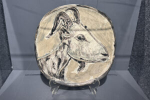 Las piezas originales de cerámica de Pablo Picasso que serán subastadas este jueves por la casa de subastas suiza Piguet en Ginebra. EFE/ Antonio Broto