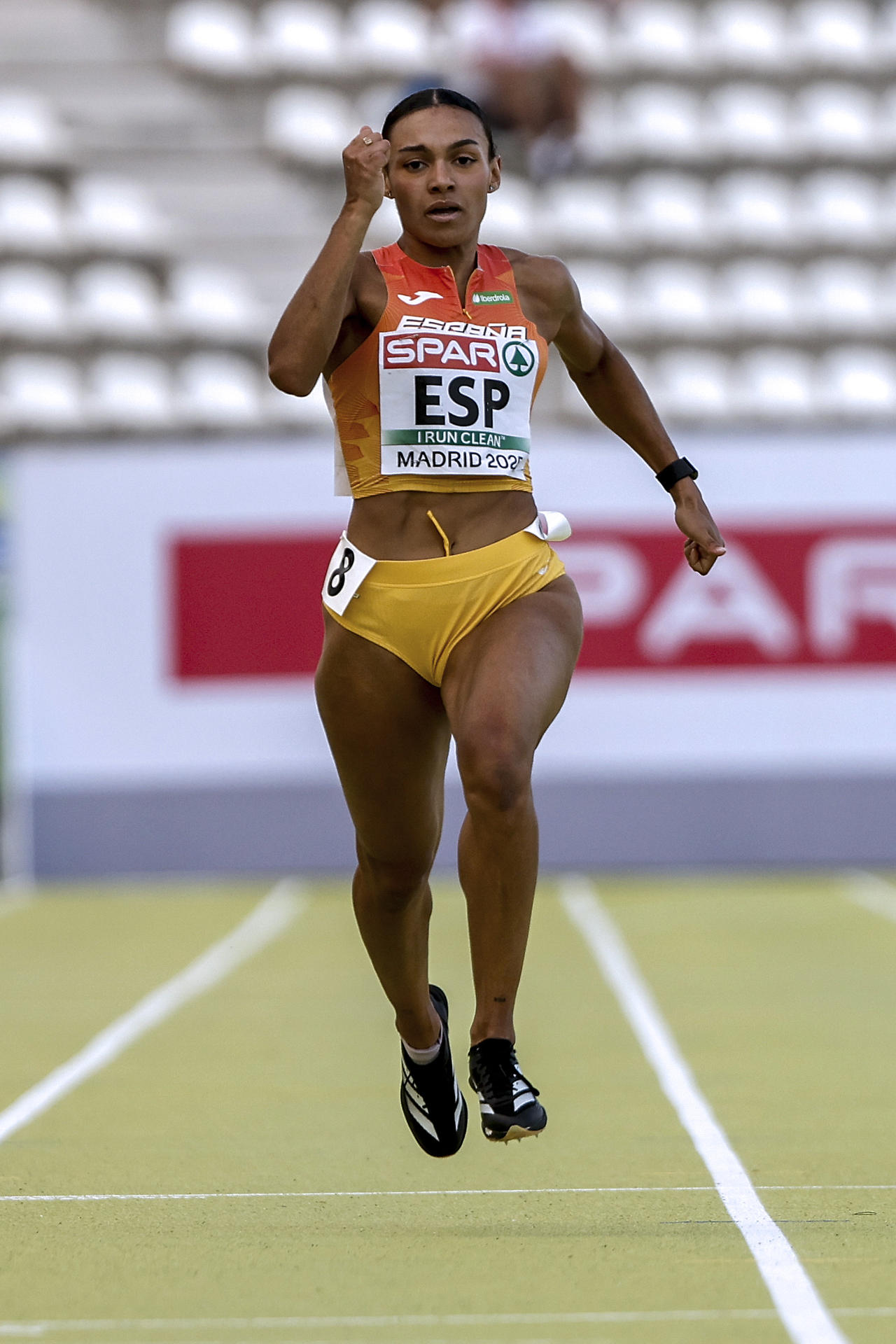 La española Jael Bestué durante la prueba de 200m del campeonato de Europa por equipos que se disputa en el estadio de Vallehermoso, en Madrid. EFE / Sergio Pérez