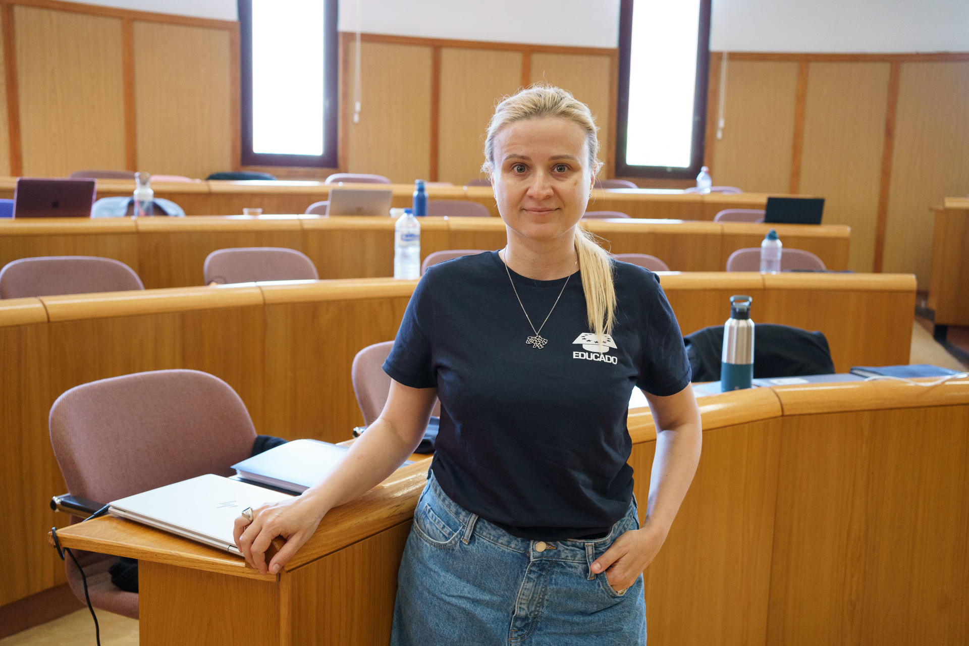 La doctora Daria Dobrycheva, del Departamento de Astronomía Extragaláctica y Astroinformática del Observatorio Astronómico Principal de la Academia Nacional de Ciencias de Ucrania, durante la entrevista con la Agencia EFE con motivo de su participación en la IAC Summer School, II EDUCADO Training School. EFE/Ramón de la Rocha