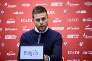 El entrenador italiano del Mirandés, Alessio Lisci, en foto de archivo de David Pérez-Cejuela. EFe