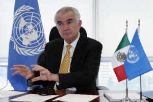 El secretario ejecutivo de la Comisión Económica para América Latina y el Caribe (Cepal), José Manuel Salazar-Xirinachs, habla durante una entrevista con EFE este viernes, en Ciudad de México (México). EFE/ Mario Guzmán