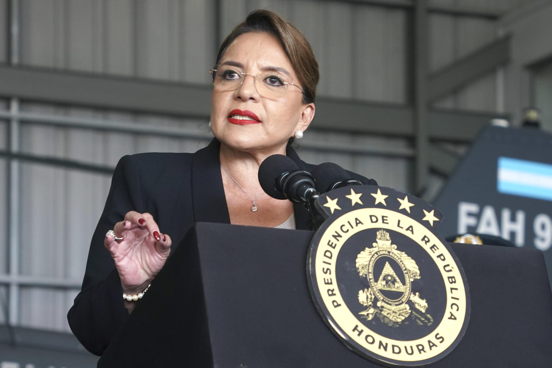 La presidenta de Honduras, Xiomara Castro, habla en un evento este viernes, en Tegucigalpa (Honduras). EFE/STR