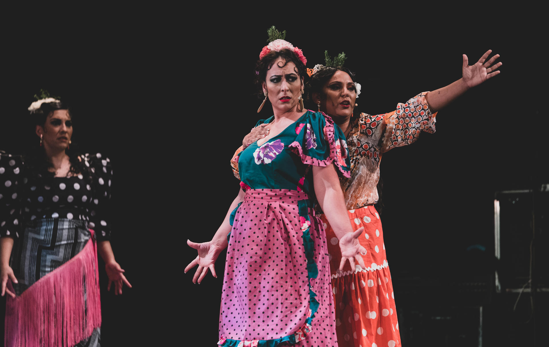 Gitanas a Escena, la primera compañía teatral de mujeres gitanas, creada y dirigida por la escritora y actriz Coco Reyes, alza la voz contra el racismo y los prejuicios de este pueblo con el espectáculo 'Lisístrata Montoya', en un año declarado como el del Pueblo Gitano en España que conmemora el 600 aniversario de su llegada. EFE/Tetaro Bellas Artes/Javier Martín Ruiz *****SOLO USO EDITORIAL/SOLO DISPONIBLE PARA ILUSTRAR LA NOTICIA QUE ACOMPAÑA (CRÉDITO OBLIGATORIO) *****