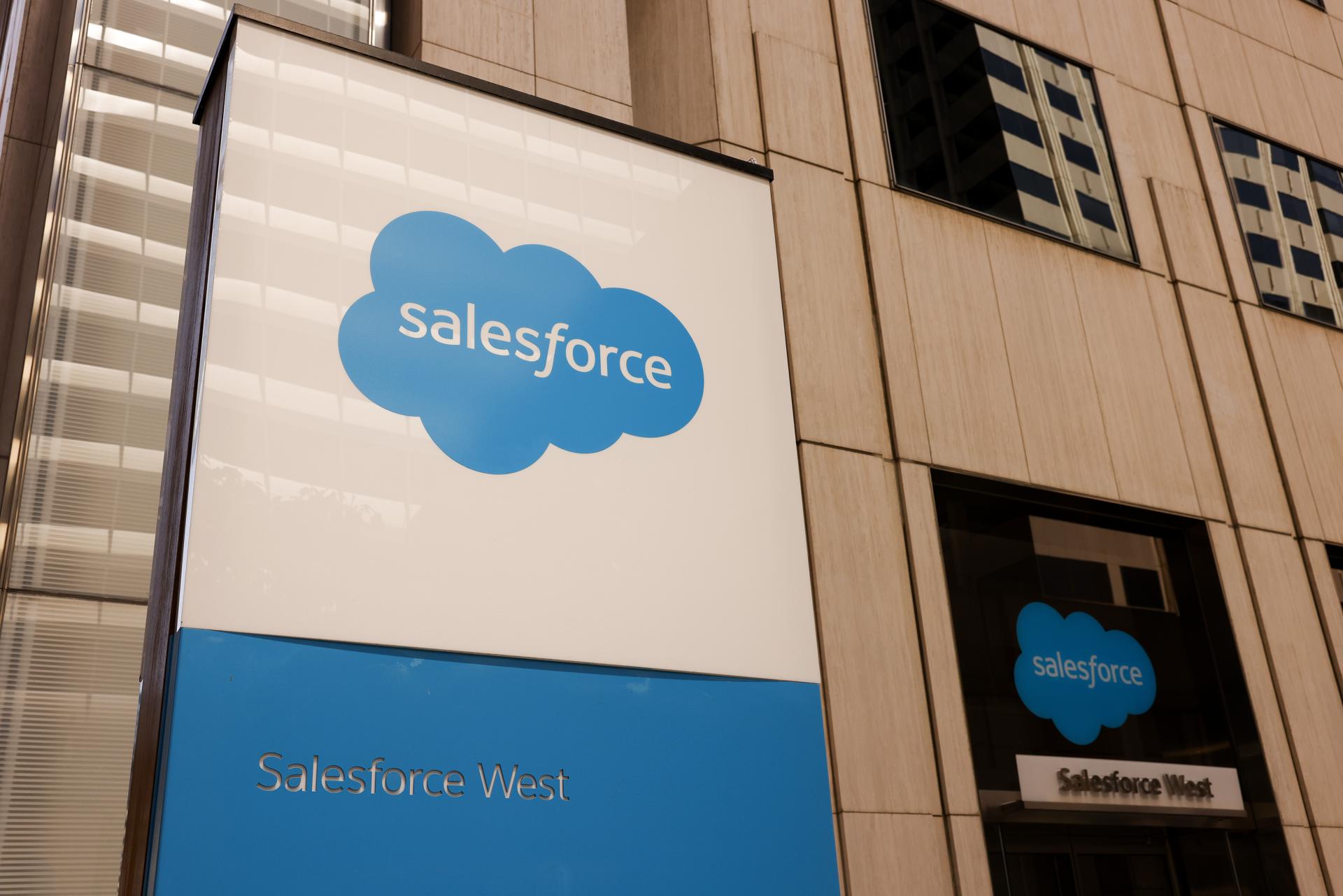 Foto de archivo que muestra la señalización en el campus Salesforce West en San Francisco, California (EE. UU.). EFE/EPA/JOHN G. MABANGLO