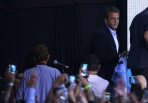 Fotografía de archivo del excandidato presidencial peronista Sergio Massa, en Buenos Aires (Argentina). EFE/Matias Martin Campaya