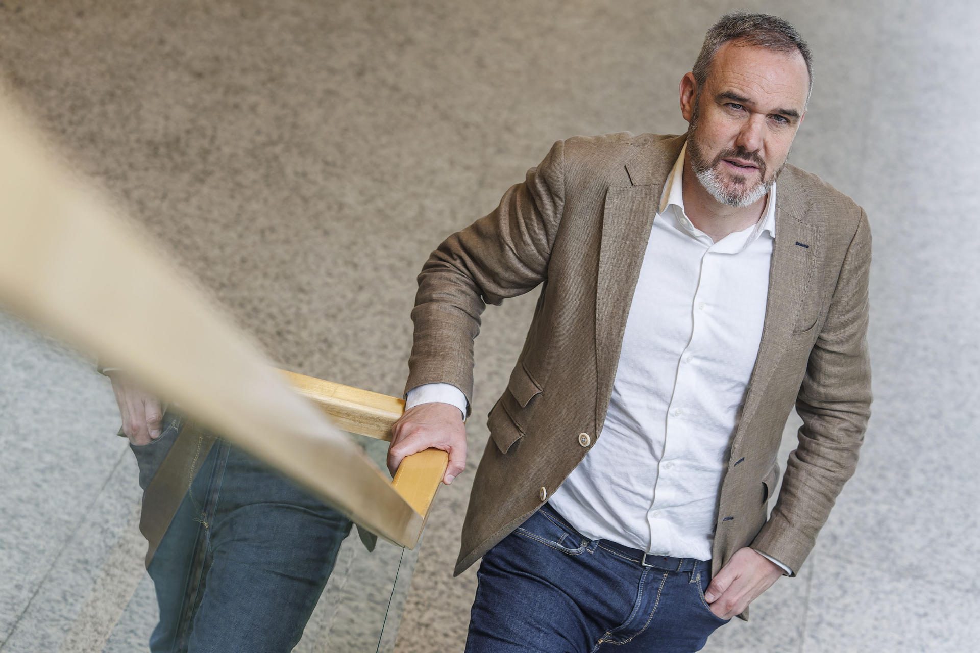 Rodrigo Alcalde, gerente del Museo de la Evolución Humana de Burgos, durante una entrevista con la Agencia EFE. El Museo de la Evolución Humana (MEH), la punta de lanza del proyecto científico-cultural en torno a los yacimientos de la sierra de Atapuerca (Burgos), aspira a estar a la vanguardia de la divulgación científica en evolución humana en español, reforzando su condición de contador de historias, pero sin perder de vista la imprescindible actualización cuando de ciencia se habla. EFE/ Santi Otero