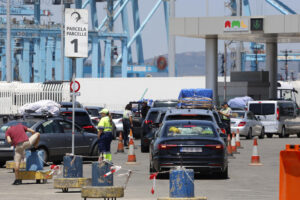 Imagen del puerto de Algeciras este domingo. EFE/A.Carrasco Ragel.