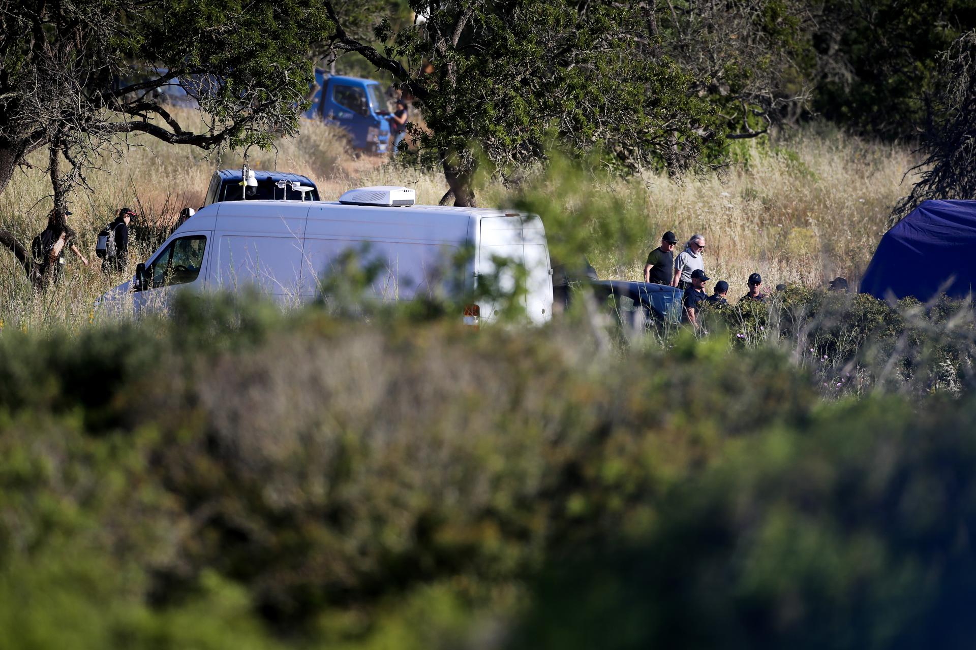 Las autoridades portuguesas y alemanas están buscando en una vasta zona entre las ciudades de Lagos y Praia da Luz a Madeleine McCann, en Lagos, Portugal, el 5 de junio de 2025. EFE/EPA/JOAO MATOS
