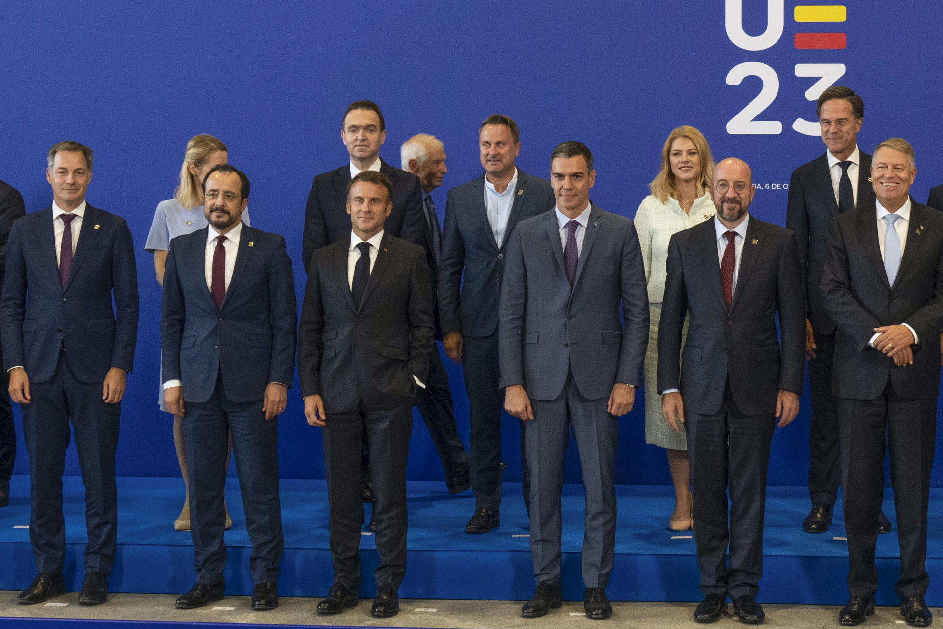 El presidente del Gobierno, Pedro Sánchez (3d), en una reunión de los Veintisiet, en imagen archivo. EFE/ Miguel Angel Molina