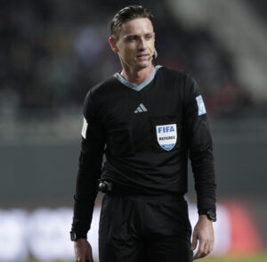 El árbitro brasileño Ramon Abatti, de 35 años, ha sido designado por la FIFA para dirigir este domingo el partido entre Real Madrid y el Pachuca mexicano correspondiente a la segunda jornada de la fase de grupos del Mundial de Clubes. EFE/ Demian Alday Estevez