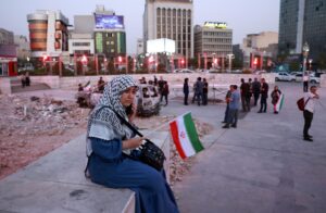 Imagen del 23 de julio de 2025 de la plaza Hafte-Tir en Teherán. EFE/EPA/ABEDIN TAHERKENAREH