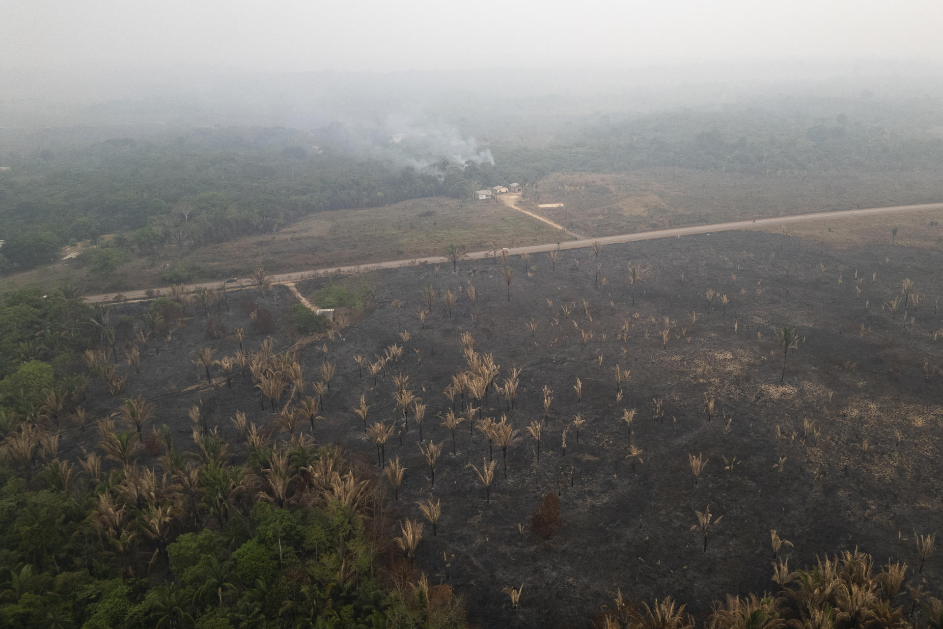 Fotografía aérea de archivo del 9 de septiembre de 2024 de un incendio forestal en Porto Velho (Brasil). EFE/ Isaac Fontana ARCHIVO