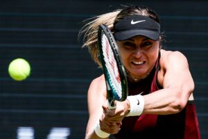La española Paula Badosa, durante su partido contra la estadounidense Emma Navarro, en el torneo de Berlín. EFE/EPA/Filip Singer