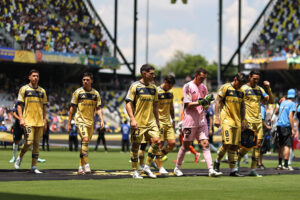 Jugadores de Boca Juniors tras la eliminación del equipo en el Mundial de Clubes en el estadio Geodis Park en Nashville (EE.UU.). EFE/ Juan Ignacio Roncoroni
