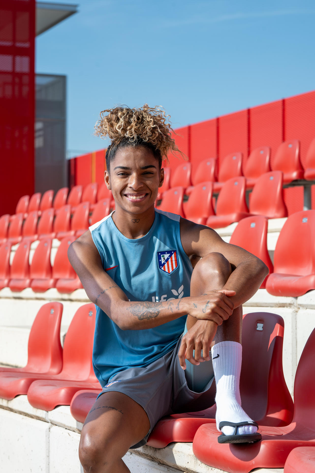 Recién llegada de Brasil y con el pulso competitivo aún vibrando tras sus dos triunfos con la selección absoluta, la delantera del Atlético de Madrid Luany Vitória da Silva (2 de marzo de 2003) aterriza en la final de la Copa de la Reina del fútbol femenino español con la ilusión intacta.. EFE/ Fernando Villar