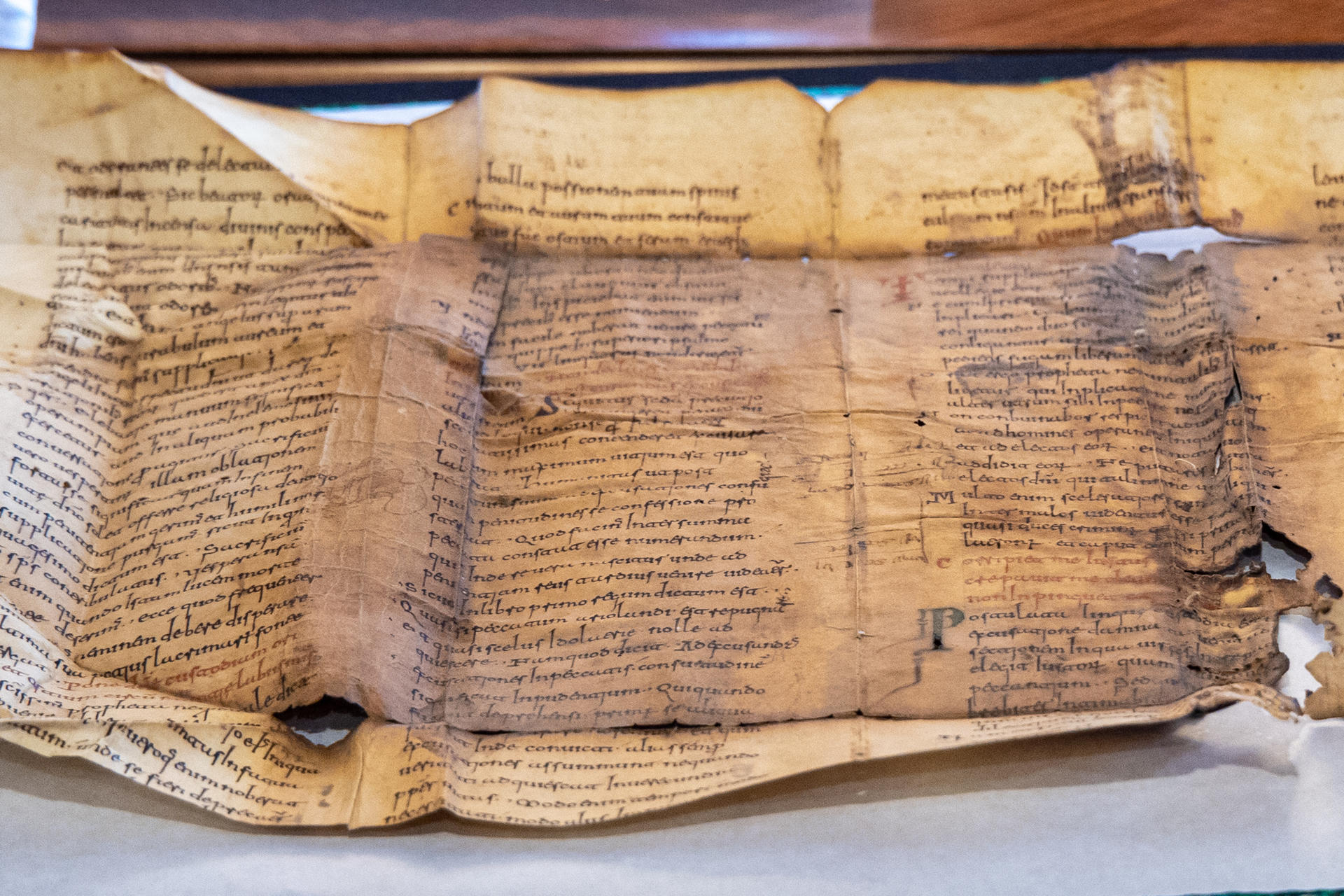 Manuscrito encontrado con comentarios a diversos salmos bíblicos. EFE/ Raquel Manzanares