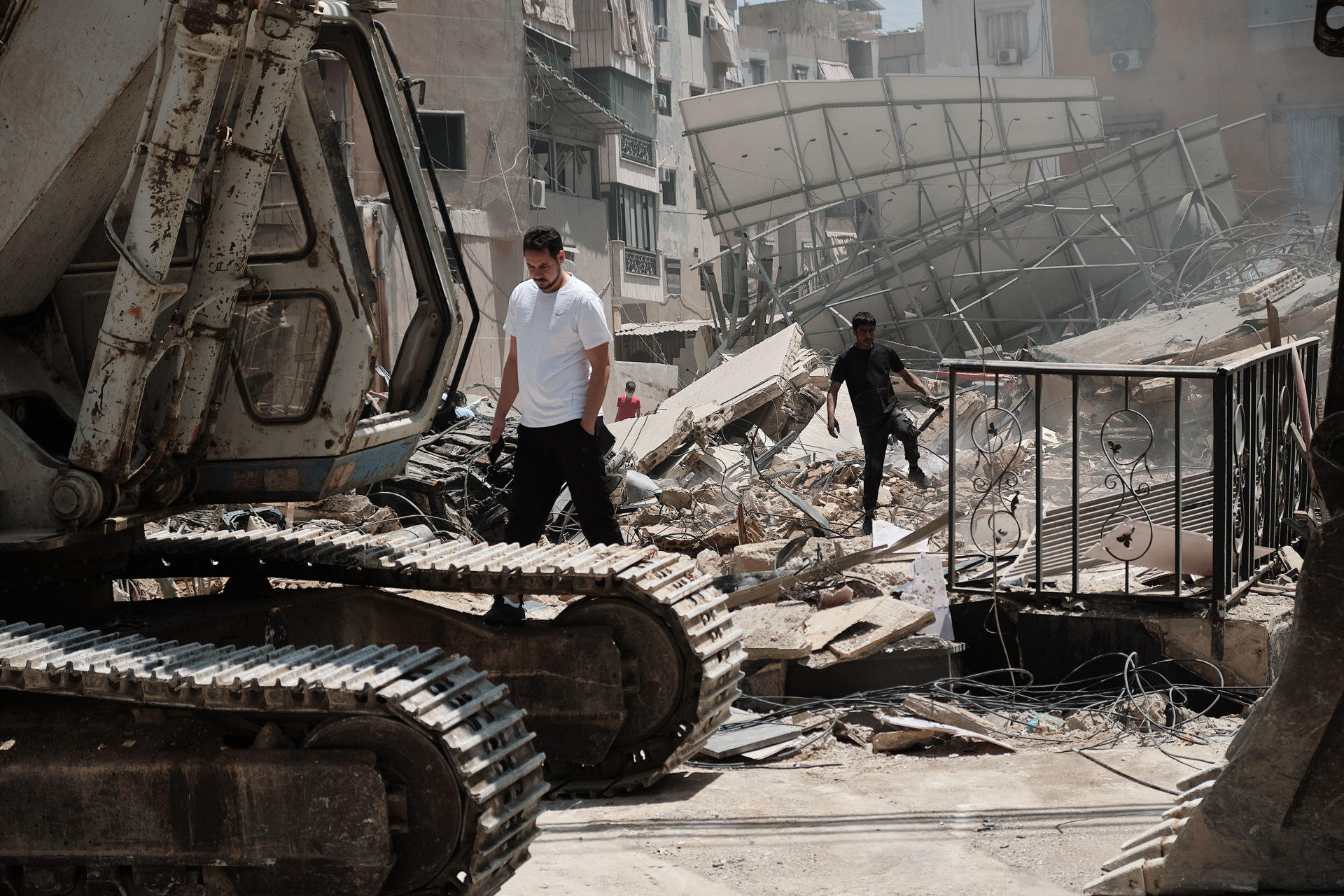 Fotografía de bombardeos en el Líbano. EFE/ Edgar Gutiérrez