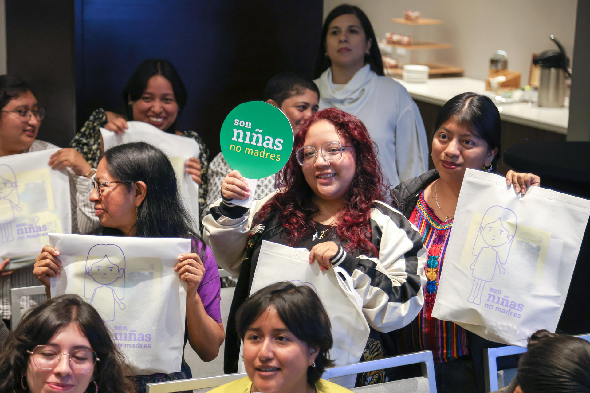 Una niña guatemalteca deberá ser resarcida por el Estado de Guatemala por una sentencia de la Organización de Naciones Unidas (ONU), al constatar que sus derechos humanos fueron violentados al obligarla a ser madre después de una violación sexual. EFE/ Mariano Macz