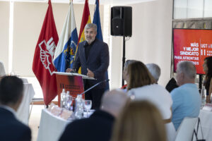 El presidente del Gobierno de Canarias, Fernando Clavijo, asistió este viernes a la clausura del congreso de la Federación de Servicios Públicos de UGT en las islas. EFE/ Quique Curbelo