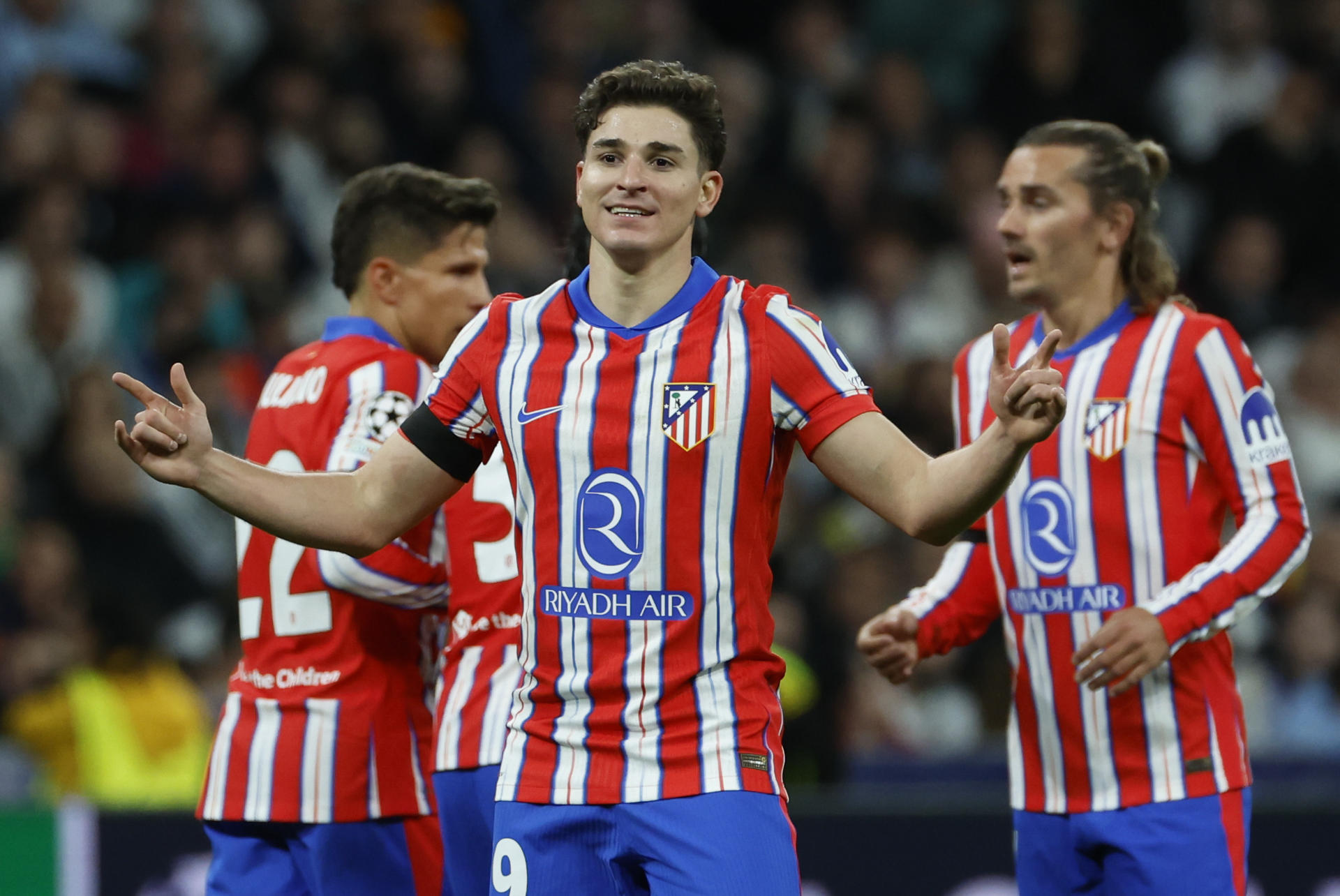 Julián Álvarez, en una foto de archivo tras marcar un gol en esta temporada. EFE/Juanjo Martín