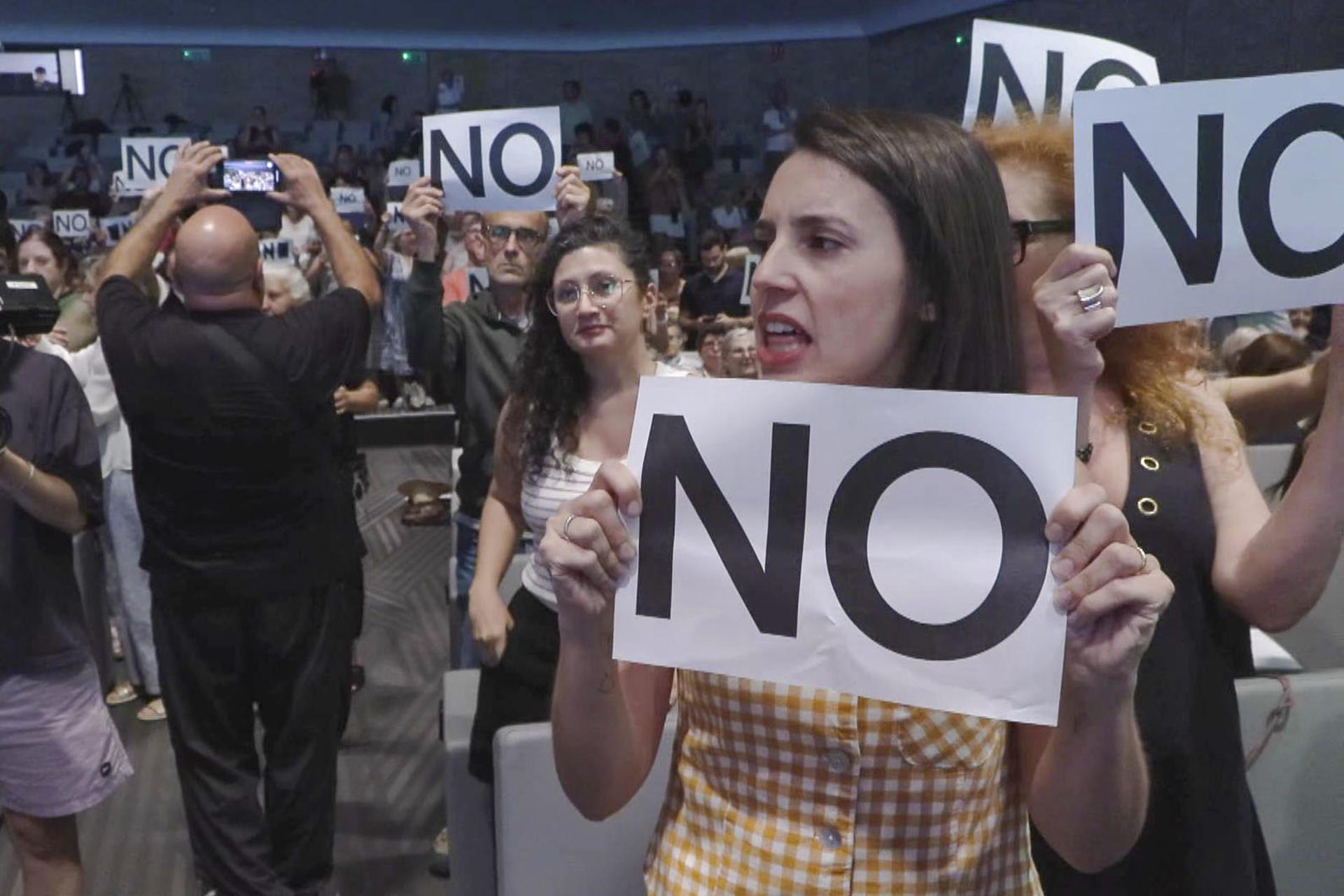 La eurodiputada de Podemos Irene Montero, durante el acto de la Conferencia Española de Religiosos (CONFER) y asociación Desterradas Hijas de Eva de reconocimiento y petición de perdón a las mujeres supervivientes del Patronato de Protección a la Mujer. EFE/EFE-TV