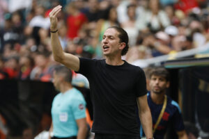 El entrenador de Flamengo, Filipe Luis, durante el partido del Mundial de Clubes ante el Bayern Múnich en el estadio Hard Rock de Miami. EFE/ Juan Ignacio Roncoroni