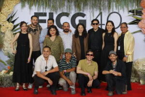El cineasta mexicano, J. Xavier Velasco (3-d) posa con el elenco de la película ‘Cocodrilos’ este viernes, en el marco del 40 Festival Internacional de Cine en Guadalajara (FICG) (México). EFE/ Francisco Guasco
